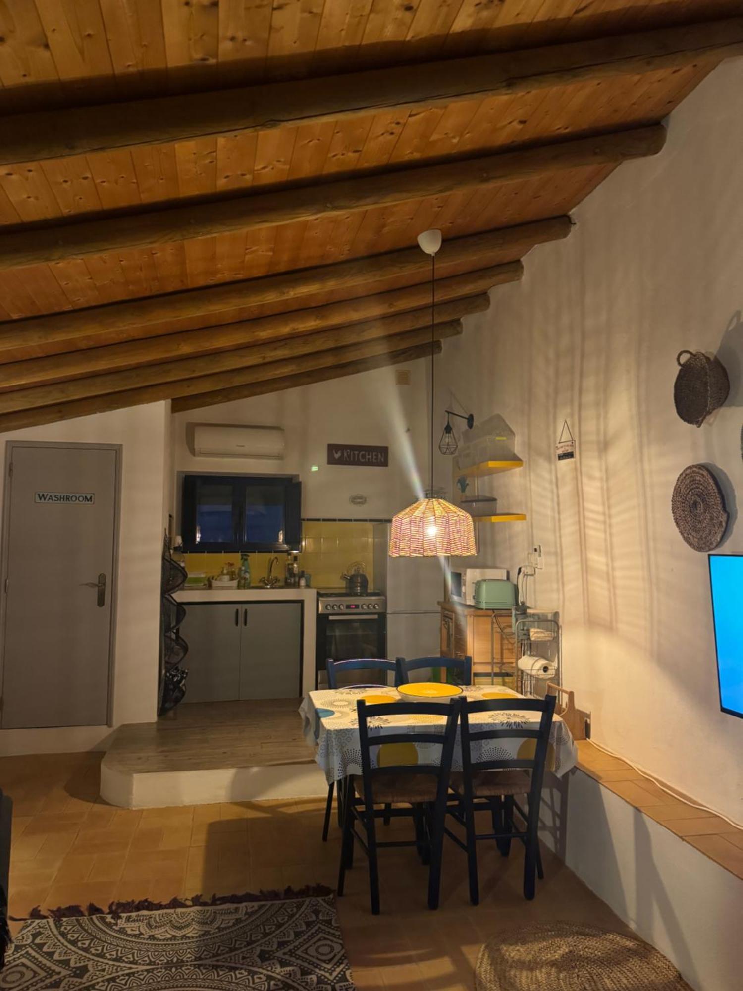 Country Guest House With Pool タヴィラ エクステリア 写真